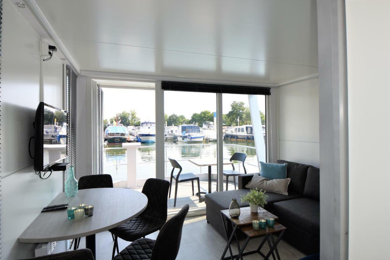 Cosy Floating Boatlodge Athene Маастрихт Экстерьер фото