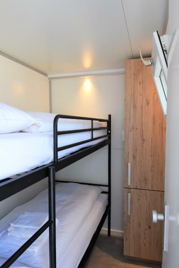 Cosy Floating Boatlodge Athene Маастрихт Экстерьер фото